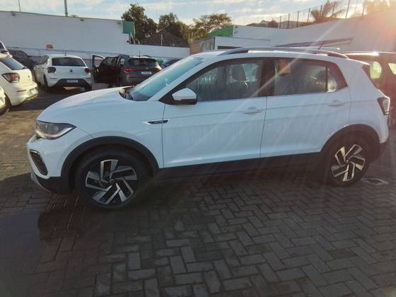 VOLKSWAGEN T-CROSS 1.4 250 TSI TOTAL FLEX HIGHLINE AUTOMÁTICO VOLKSWAGEN T-CROSS 1.4 250 TSI TOTAL FLEX HIGHLINE AUTOMÁTICO